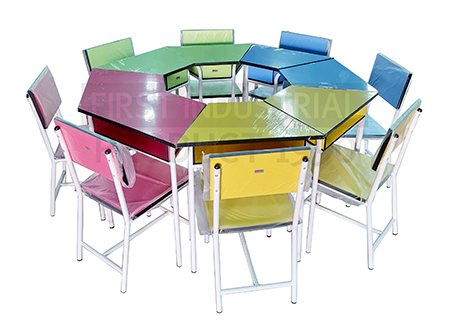 โต๊ะสี่เหลี่ยมคางหมู โต๊ะกิจกรรมเด็ก แบบมีกล่อง